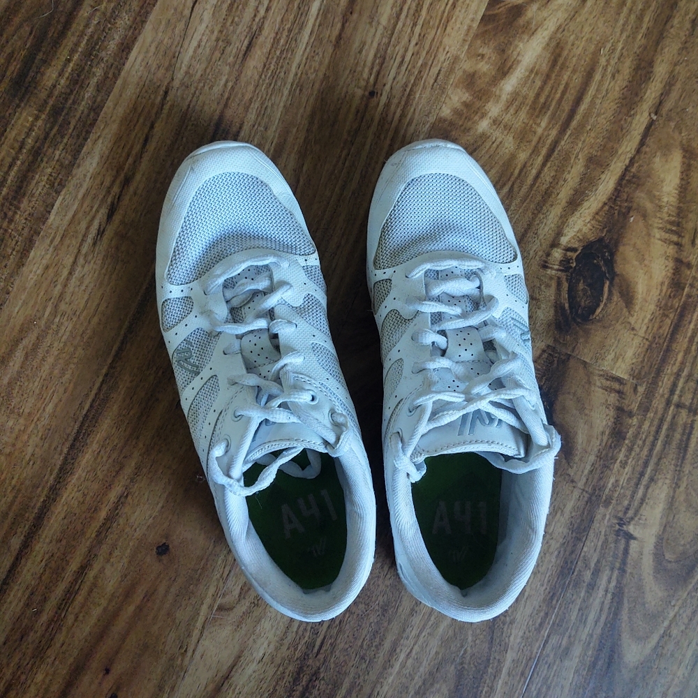 Varsity cheer shoes